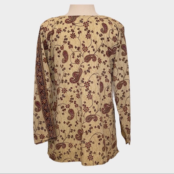 Cream / Beige Color 3/4 Sleeve Top - Picture 4 of 8